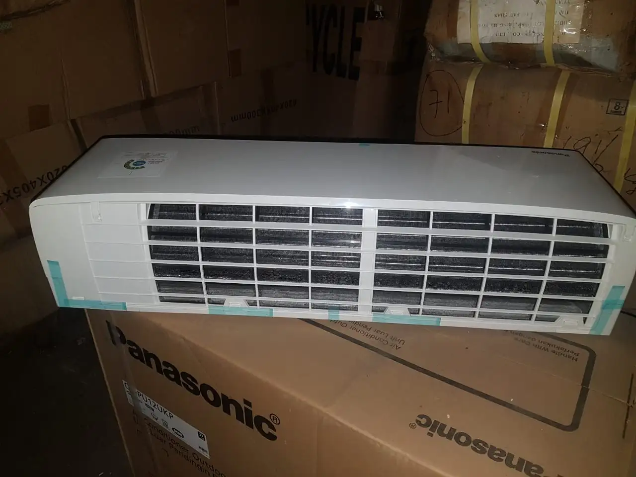 Household goods and appliances from random value finds